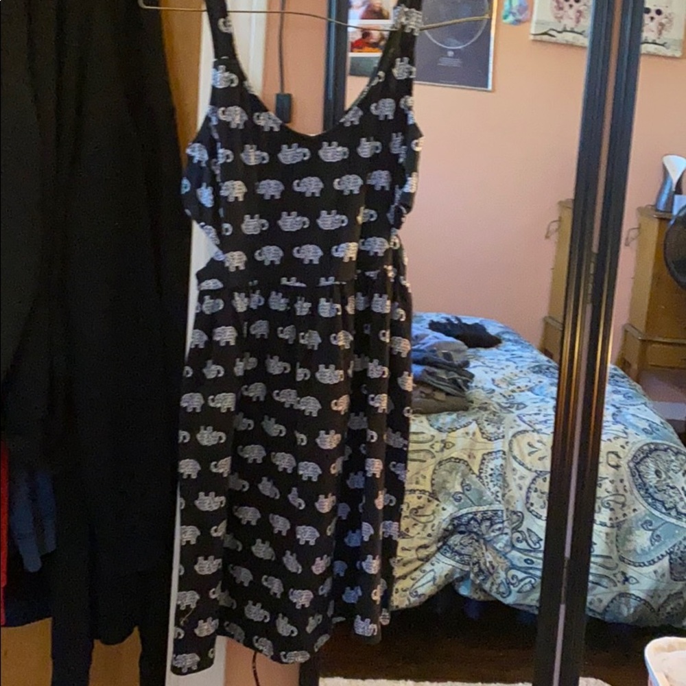 Size M dress